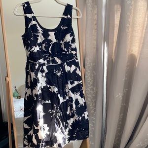 Ann Taylor floral pocket dress